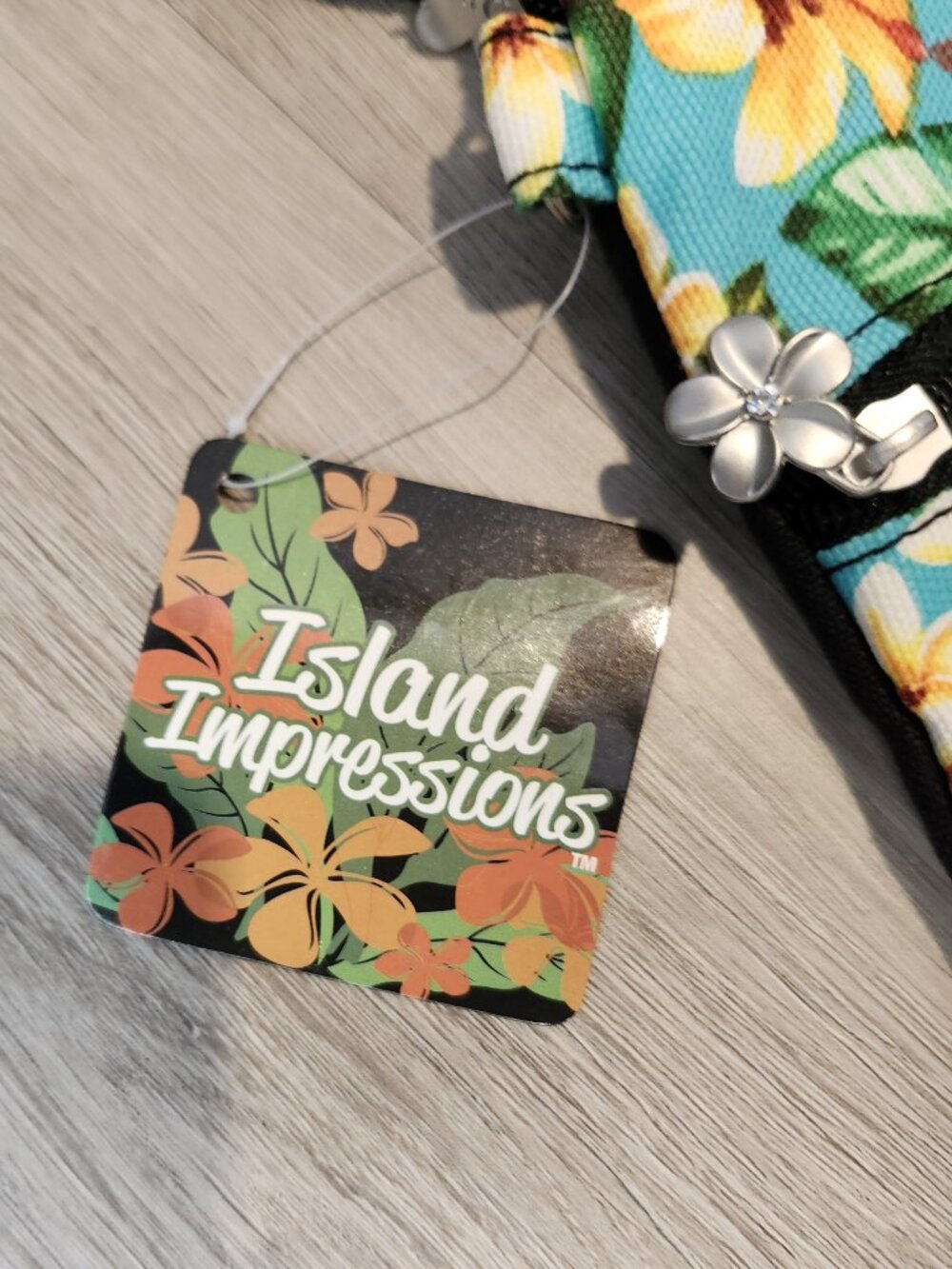island Impressions Crossbody Bag Hawaiian Floral Tropical 7x9 Adjustable Strap - Picture 8 of 10